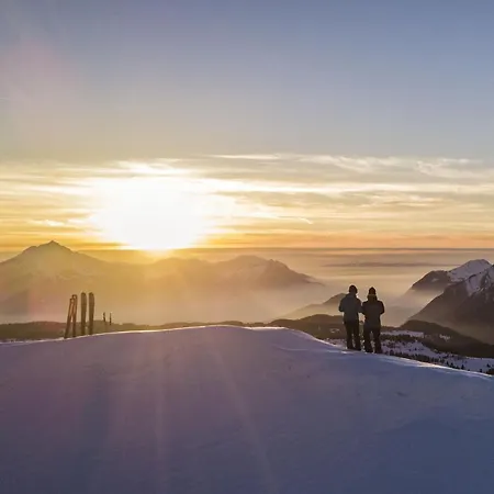 Nyon A2 - Snow And Trek -